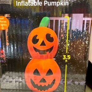 ONE LEFT! NIB Inflatable Light Up Pumpkins 3.5